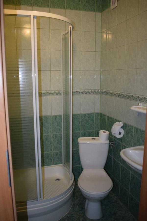 U Rybaka Hotell Jezierzany Exteriör bild